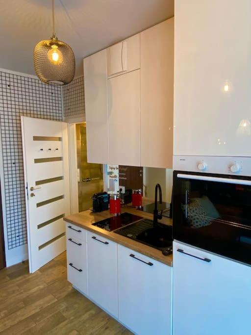 Ferienwohnung Smart Art :) Z Bezplatnym Parkingiem Podziemnym Kielce Exterior foto