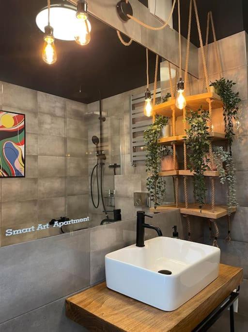 Ferienwohnung Smart Art :) Z Bezplatnym Parkingiem Podziemnym Kielce Exterior foto